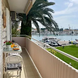 Dinka Old Town With Sea View Apartment Trogir
